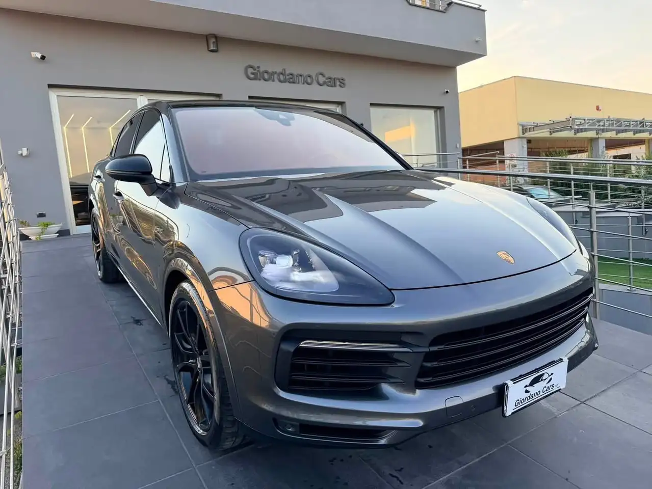 Porsche Cayenne Coupe 3.0 e-hybrid 5p.ti tiptronic — photo 1 of 15