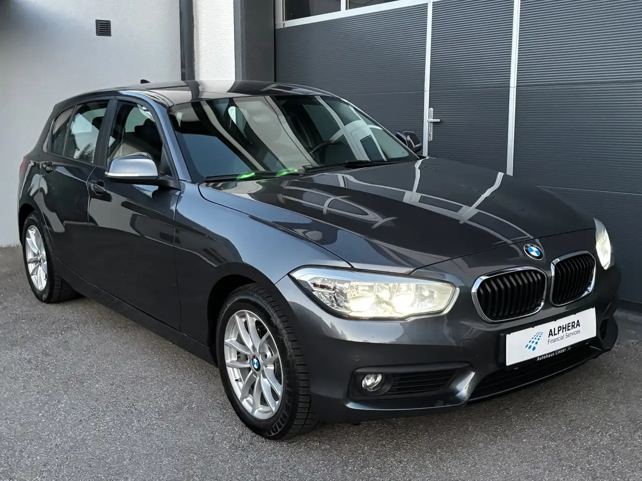 BMW 118 d Advantage aut. *PDC*Navigation*Klimatronic*Tempomat*Pickerl neu* — photo 1 of 27