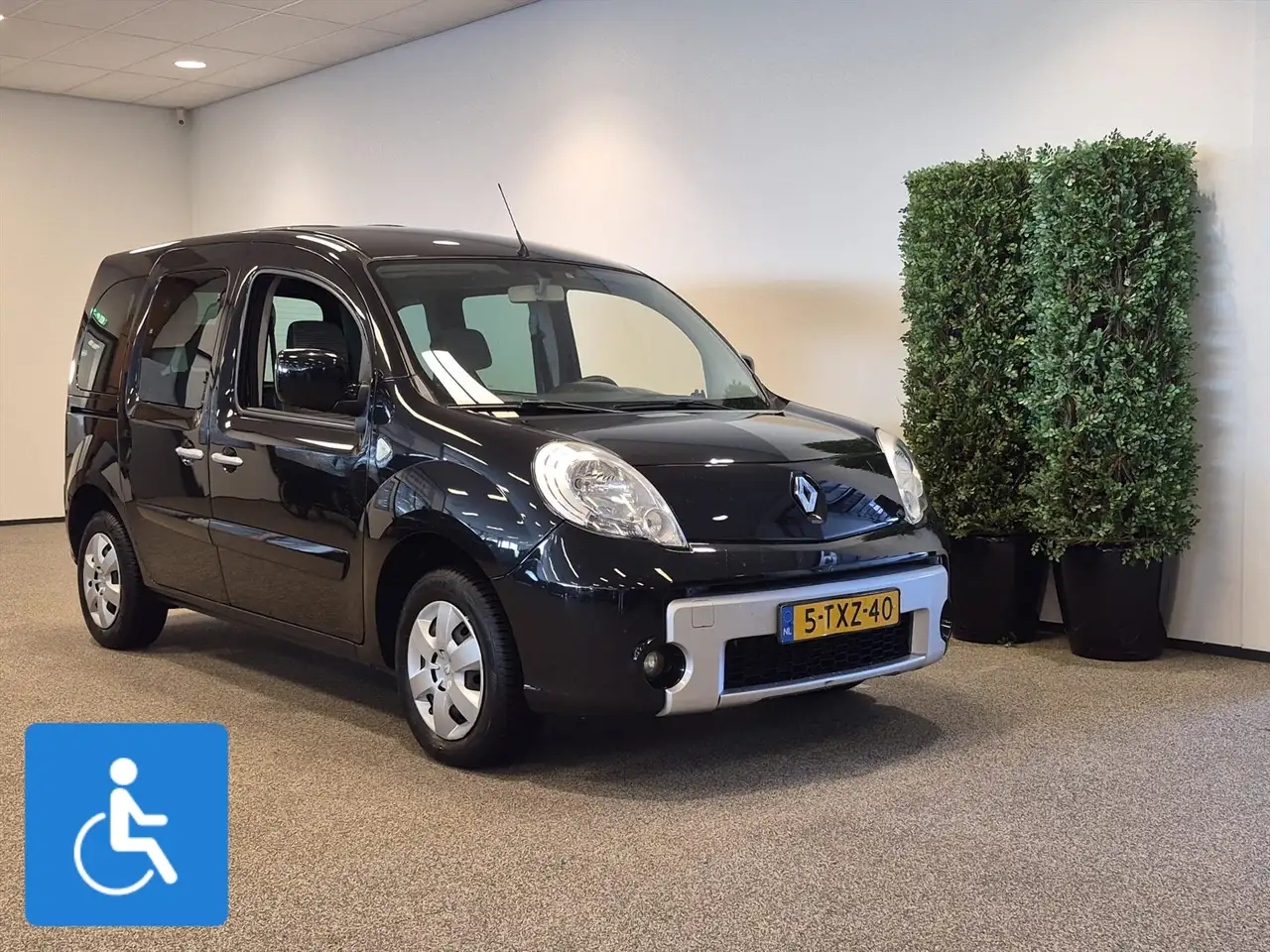 Renault Kangoo Rolstoelauto 3+1 incl. luchtvering — photo 1 of 37