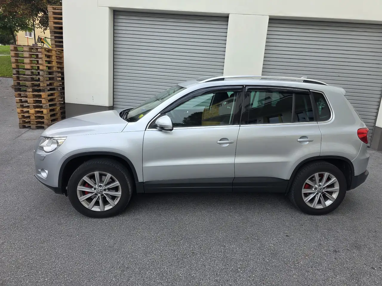 Volkswagen Tiguan 2.0 TDI DPF 4Motion Sport & Style — photo 1 of 9