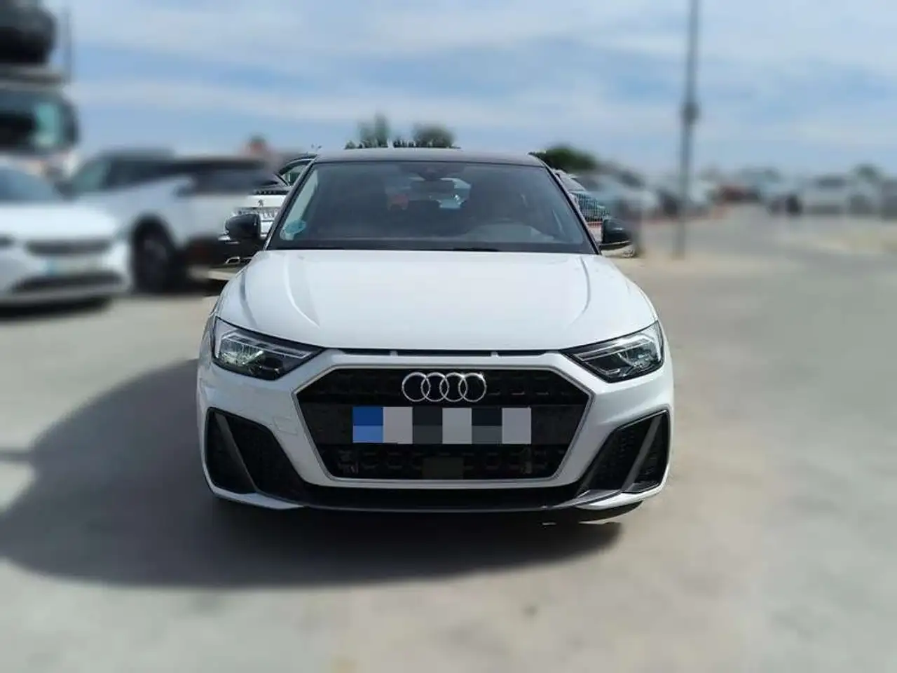 Audi A1 Sportback Adrenalin 30 TFSI 81kW S tron — photo 1 of 15