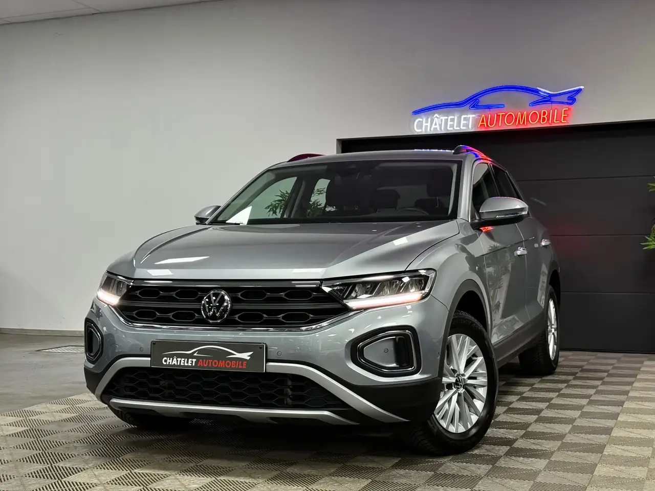 Volkswagen T-Roc T-Roc 1.5 TSI DSG état neuf Garantie 12 mois — photo 1 of 15