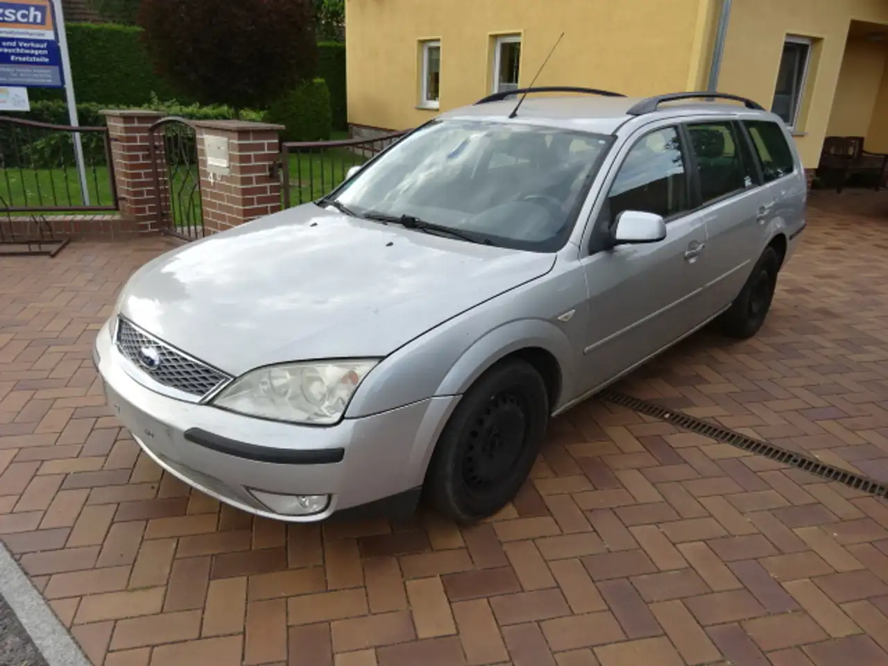 Ford Mondeo Turnier 1.8 Turnier Trend + Motorproblem + ohne TüV + — photo 1 of 27
