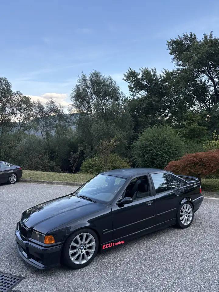 BMW 320 320i Attiva — photo 1 of 10