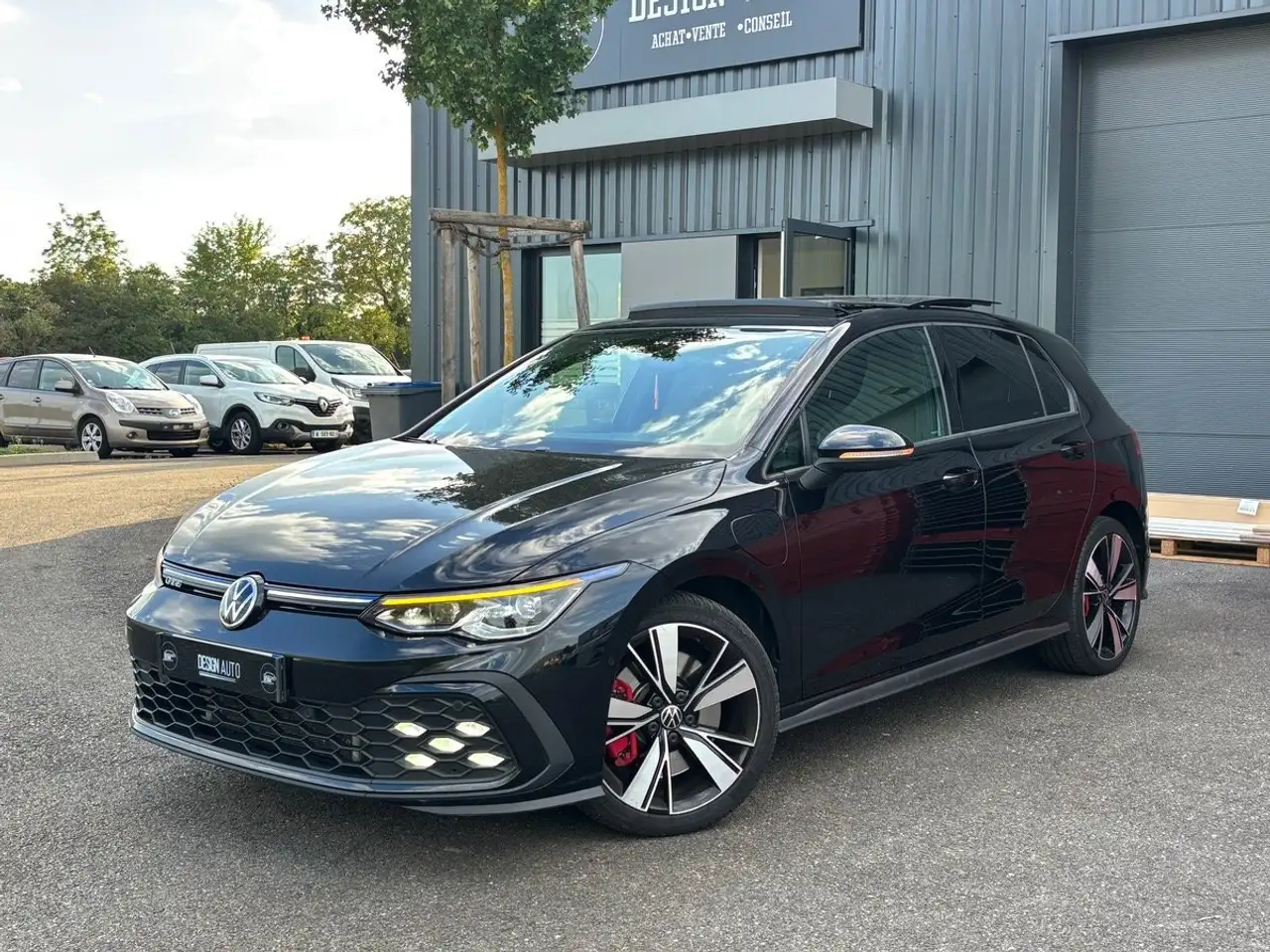 Volkswagen Golf VIII 1.4 HYBRID RECHARGEABLE OPF 245 GTE DSG6 — photo 1 of 21