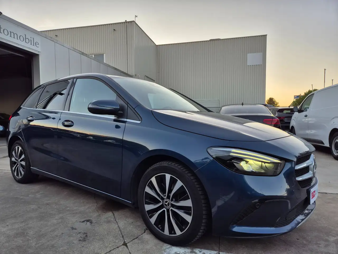 Mercedes-Benz B 250 e PHEV // HYBRID // 79.968 KM !! — photo 1 of 15