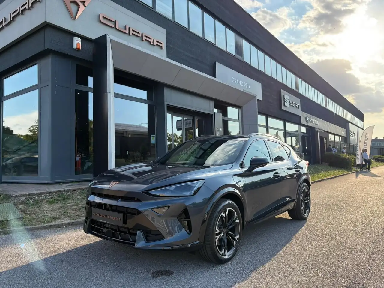 CUPRA Formentor 1.5 e-HYBRID 150kW Business DSG — photo 1 of 11