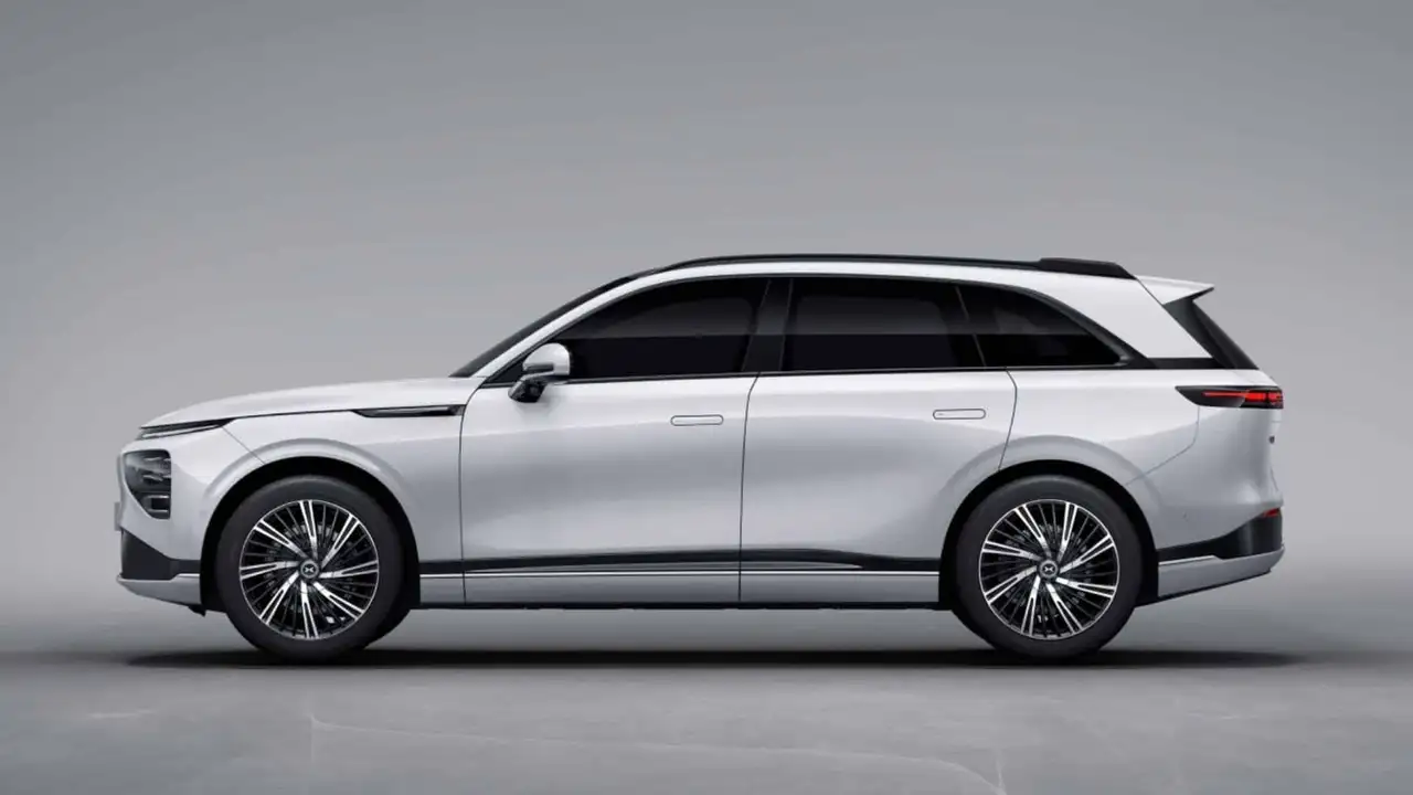 Xpeng G9 Autonomie Standard — photo 1 of 5