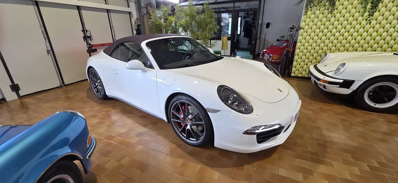 Porsche 991 911 3.8 Carrera 4S Cabriolet — photo 1 of 15