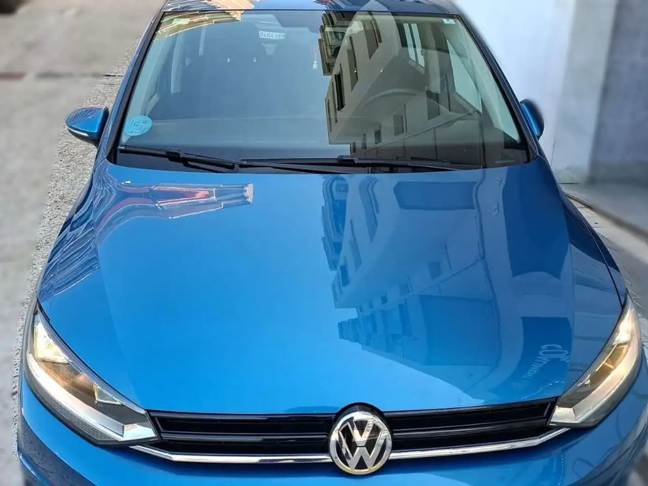 Volkswagen Touran Business 2.0 TDI 85kW (115CV) — photo 1 of 18