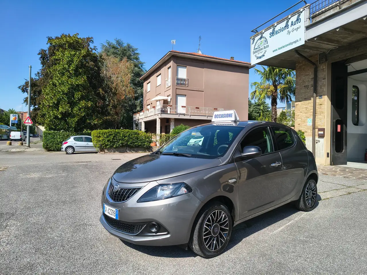 Lancia Ypsilon ORO (Full Optional) - 1.0 hybrid - (Retrocamera, Sensori, Ricarica Cell. a Induzione) - *Garanzia 24 mesi — photo 1 of 15