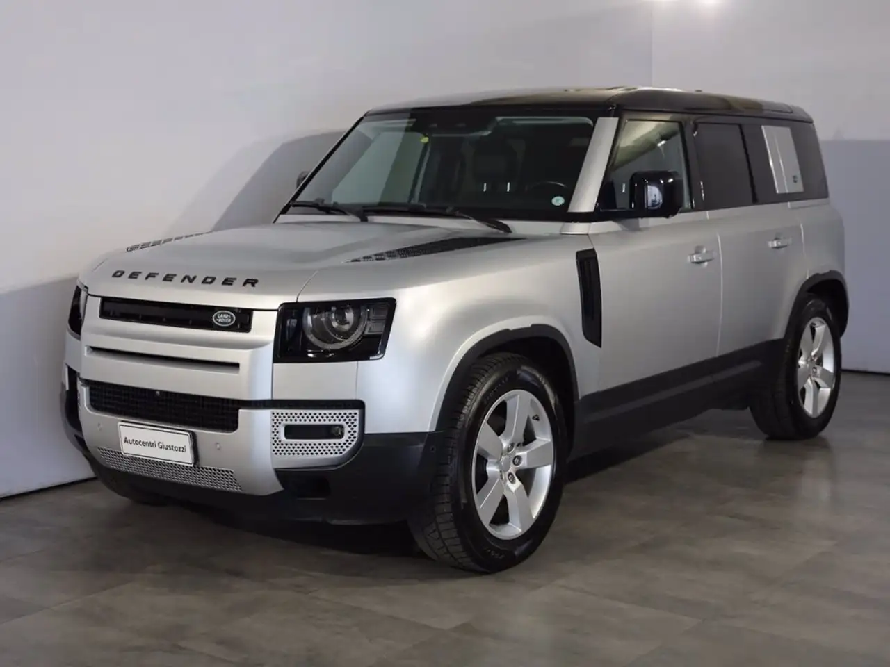 Land Rover Defender 110 2.0d sd4 first edition awd 240cv 7p.ti auto — photo 1 of 15