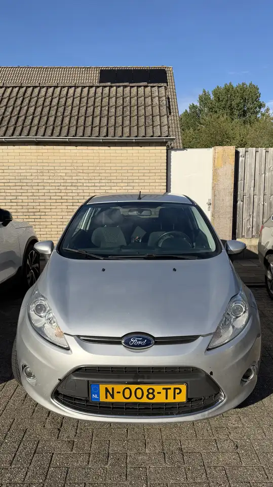 Ford Fiesta Van Basis — photo 1 of 12