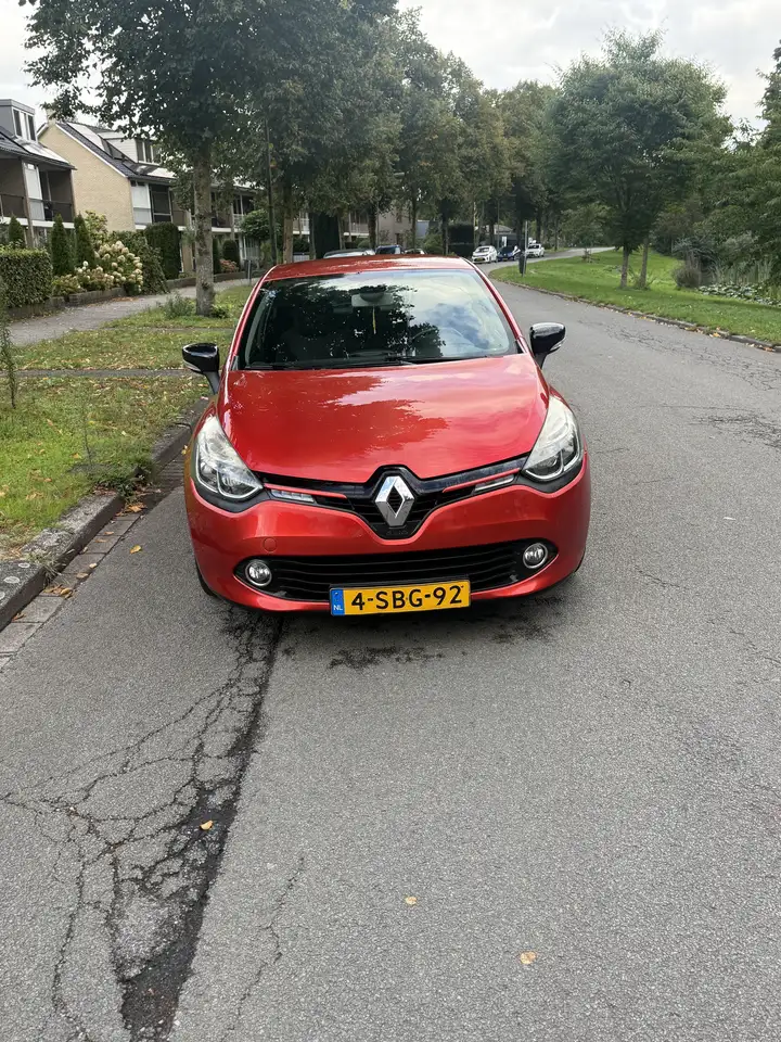 Renault Clio 0.9 TCe Dynamique — photo 1 of 10