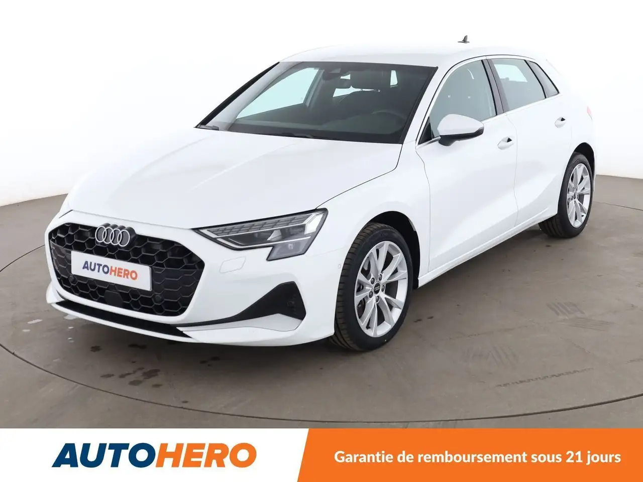 Audi A3 30 TFSI mHEV S Tronic — photo 1 of 40