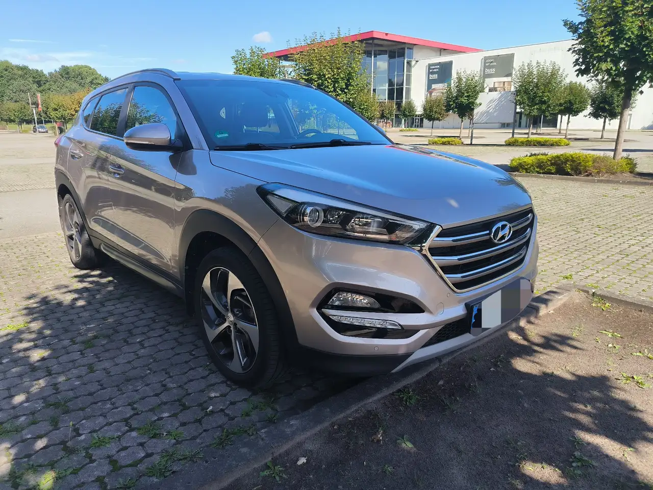 Hyundai TUCSON 2.0 CRDi 2WD — photo 1 of 20