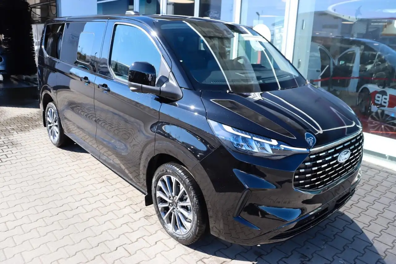 Ford Tourneo Custom Titanium X 2.0 EcoBl 320 L1 AHK — photo 1 of 40