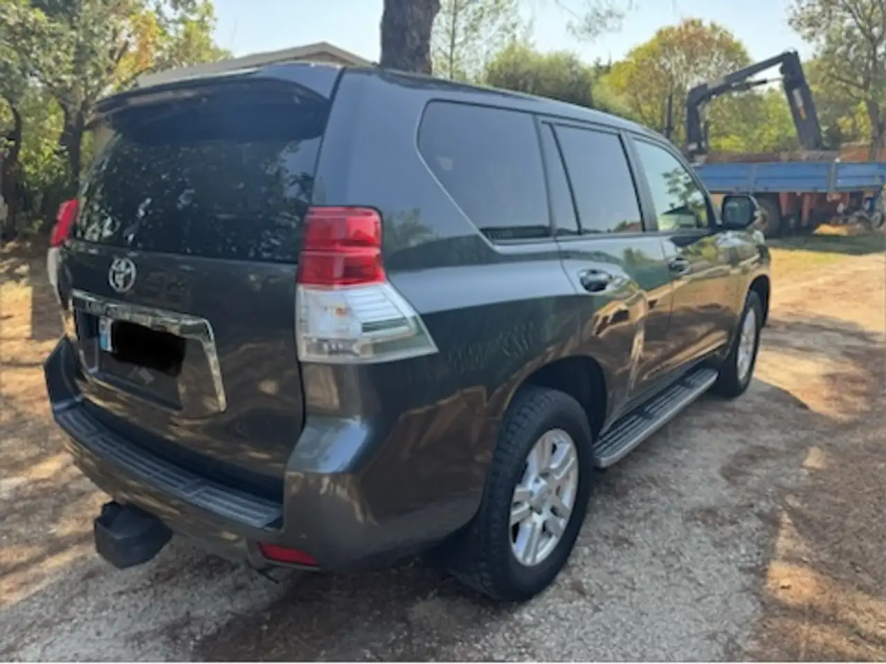 Toyota Land Cruiser Land Cruiser 173 D-4D Lounge Pack Premium A — photo 1 of 33