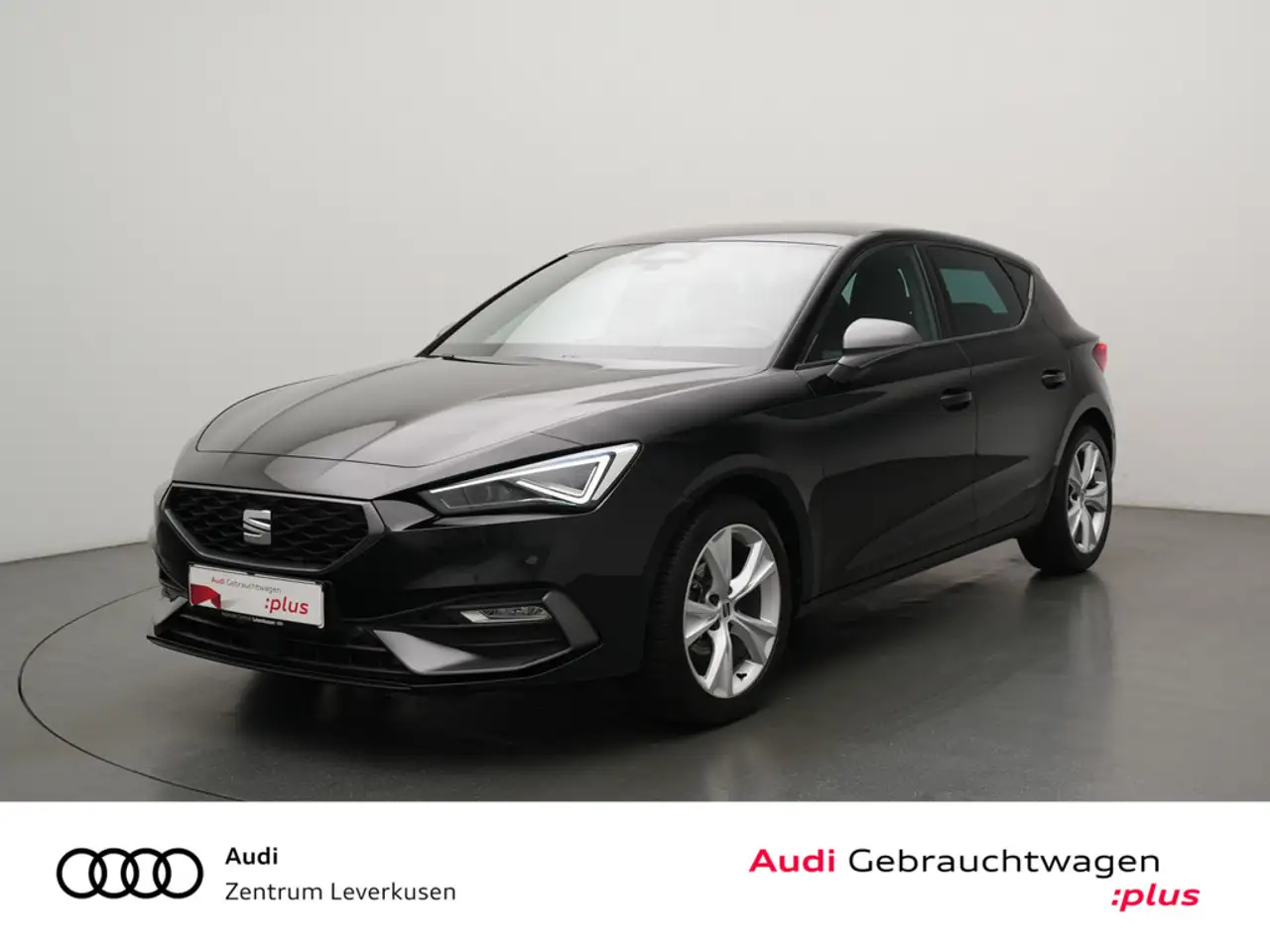 SEAT Leon FR NAVI VIRT ACC KAM SHZ CARPLAY LED PDC — photo 1 of 5