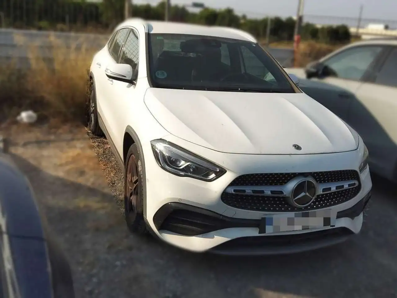 Mercedes-Benz GLA 200 d - — photo 1 of 12