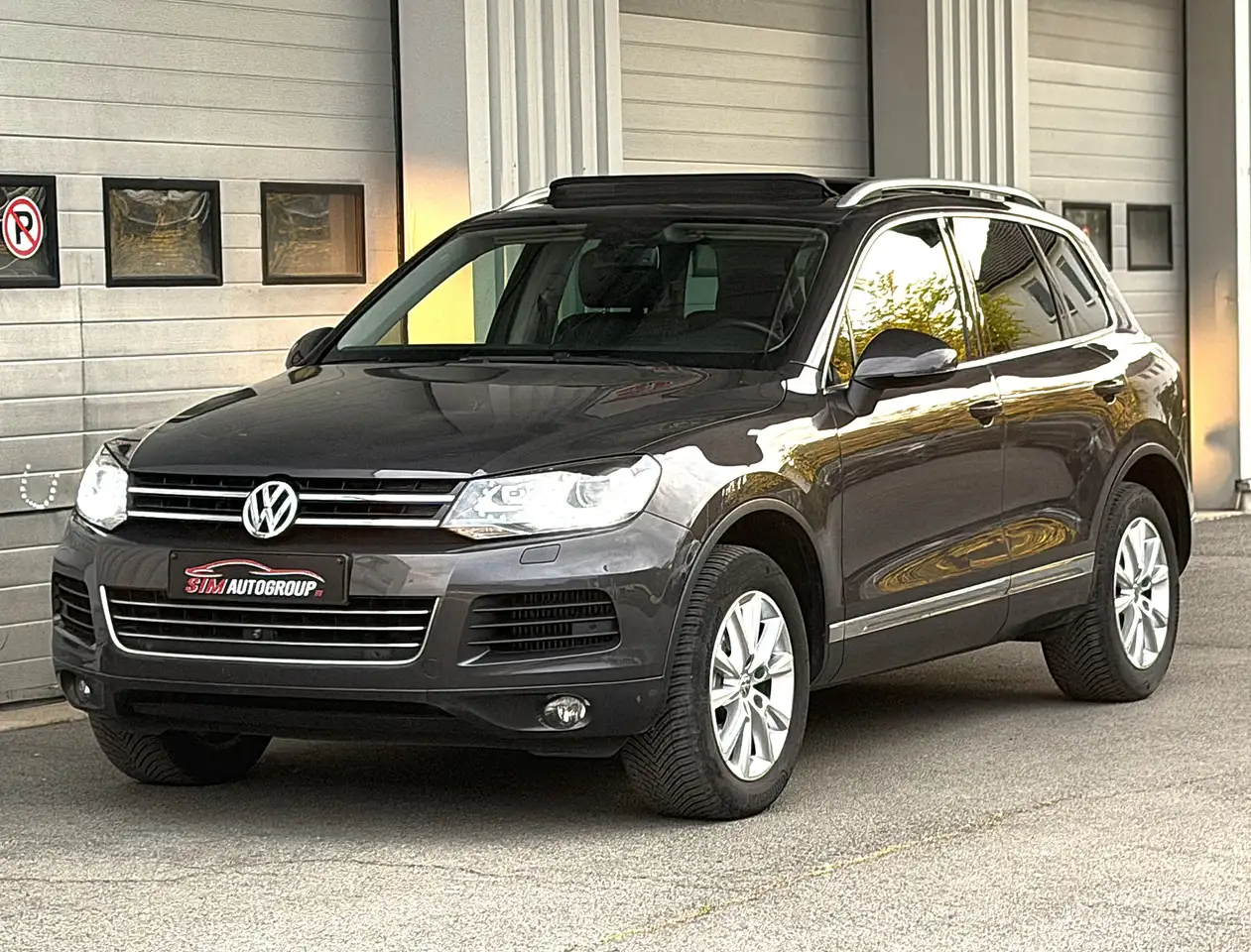 Volkswagen Touareg 3.0 CR TDi V6/Pano/Led/Leder/3500kg/360° Camera/Euro5 — photo 1 of 15