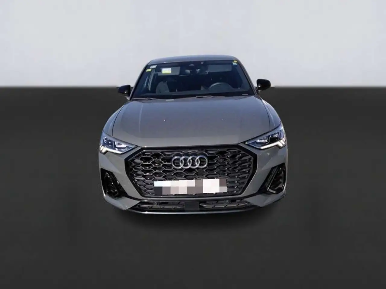 Audi Q3 35 TDI Black line S tronic 110kW — photo 1 of 20