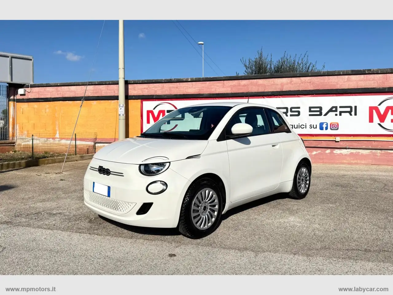 Fiat 500C ACTION BERLINA 43KW — photo 1 of 15