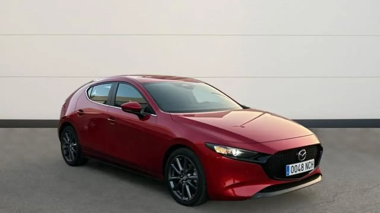 Mazda 3 2.5 E-SKYACTIV-G CENTRE-LINE 140 5P — photo 1 of 25