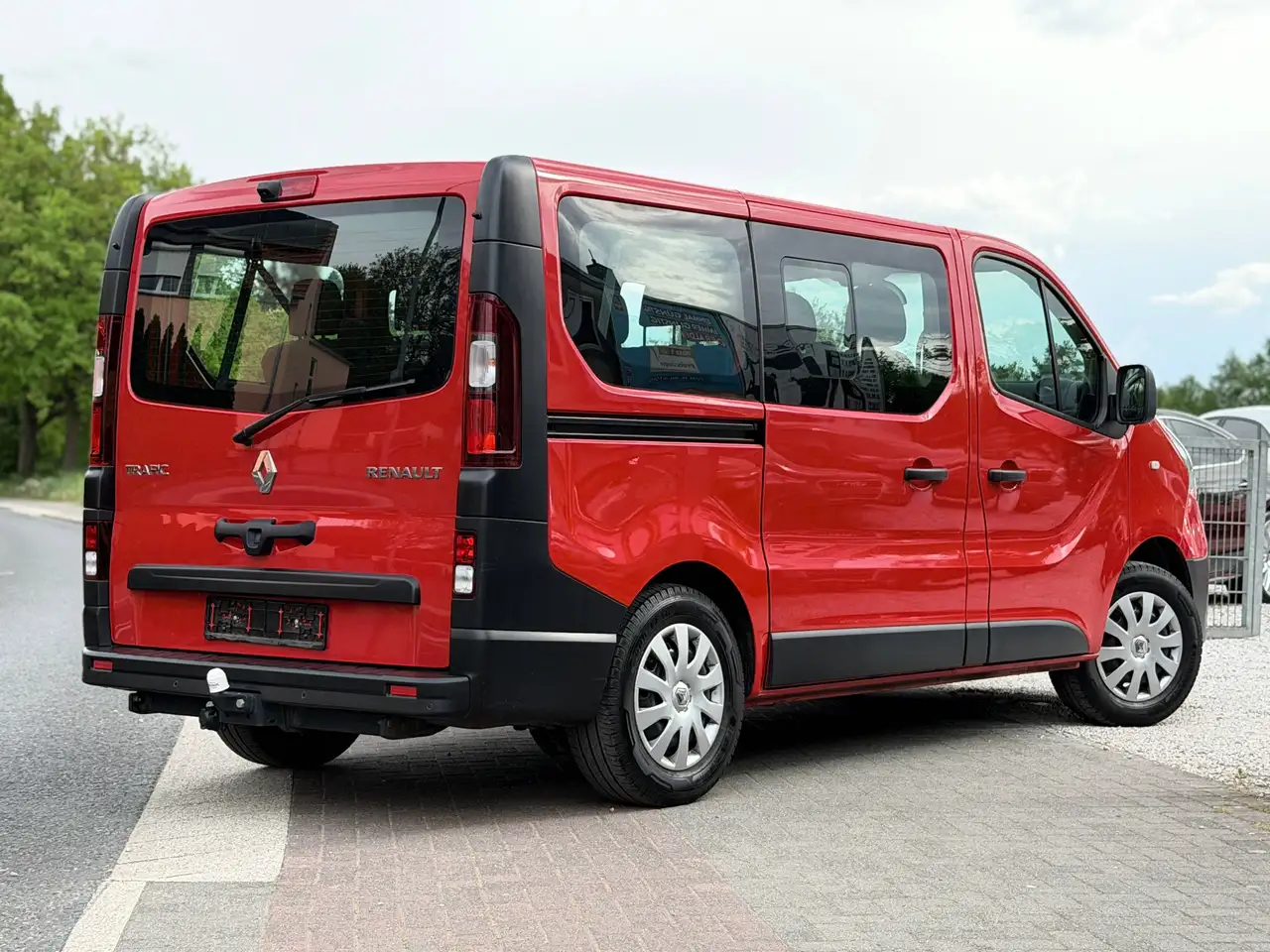2020 Renault Trafic L1H1 2,8t *9Sitze* Life LED AHK Automatik 2.Hand, photograph 2