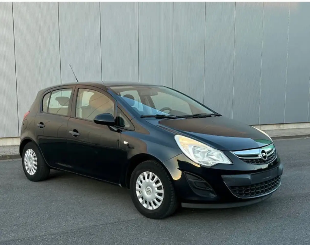 Opel Corsa Corsa 1.2i ecoFLEX Black Edition Start/Stop — photo 1 of 10