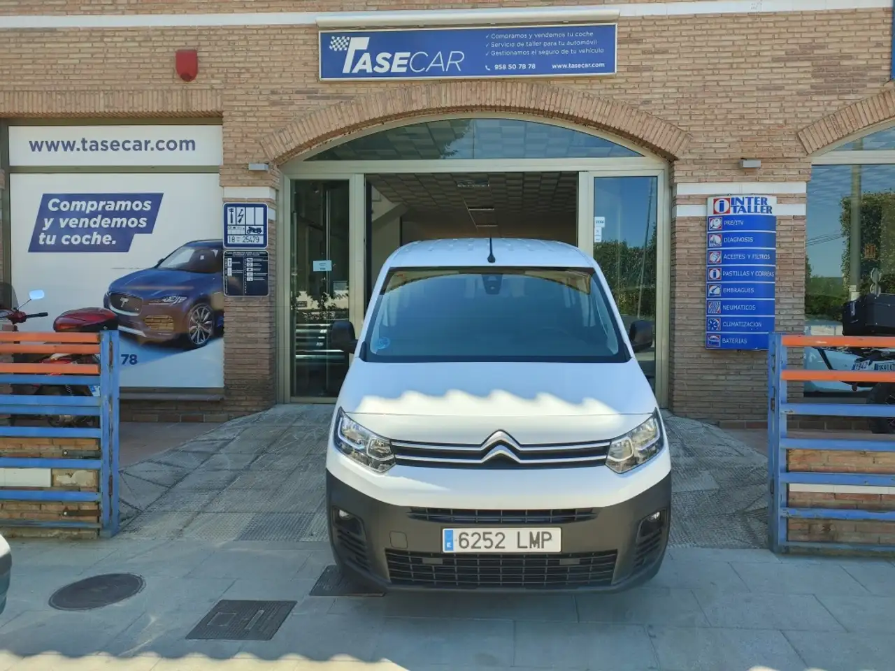 Citroen Berlingo BlueHDi S&S Talla M Live Pack 100 — photo 1 of 9