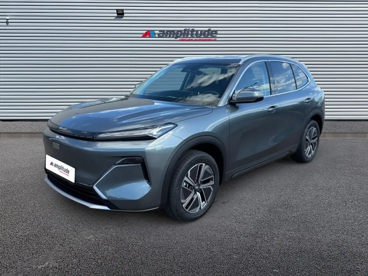 Autres Geely 1.5 EM-i 99+218ch Pro — photo 1 of 20