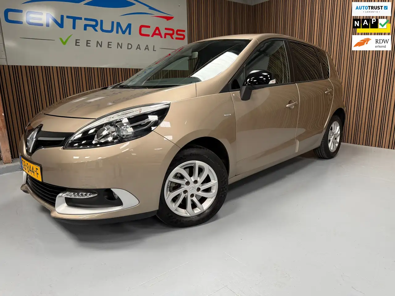 Renault Scenic 1.2 TCe Authentique — photo 1 of 18
