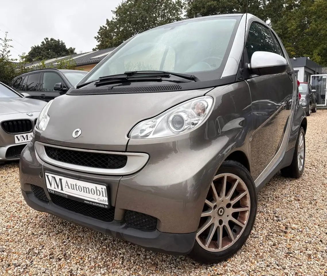 smart forTwo coupe Micro Hyb Drive Pano*SitzHz.*Klima — photo 1 of 12