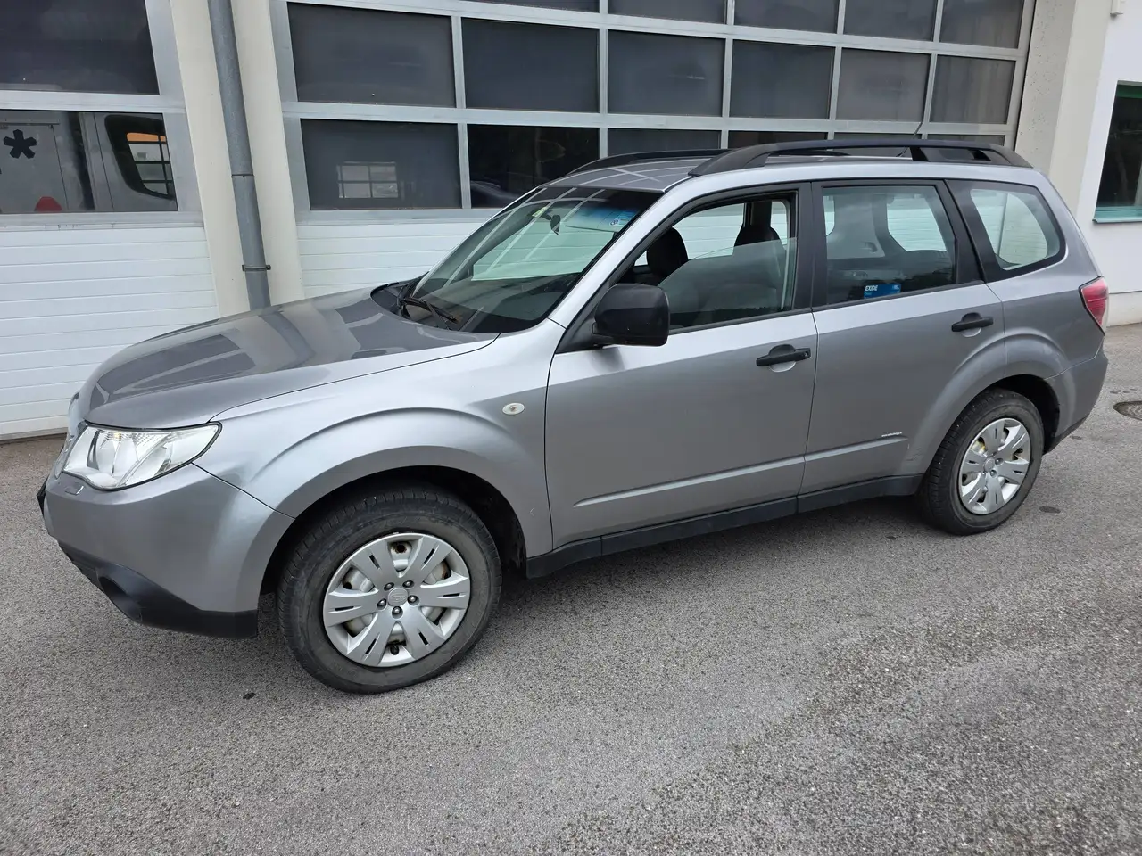 Subaru Forester Forester 2,0 LX 4WD — photo 1 of 6
