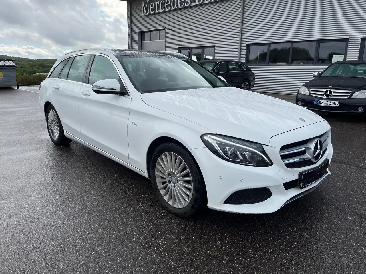Mercedes-Benz C 220 d*LED*Panorama*AHK*Kamera* — photo 1 of 15
