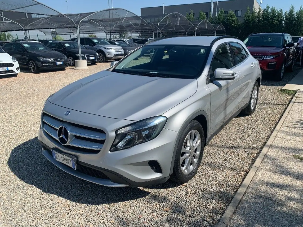 Mercedes-Benz GLA 180 CDI Automatic Executive — photo 1 of 15