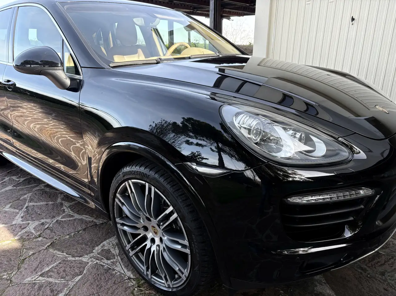 Porsche Cayenne Pacchetto Sport MOD.Turbo da Casa Madre . — photo 1 of 9