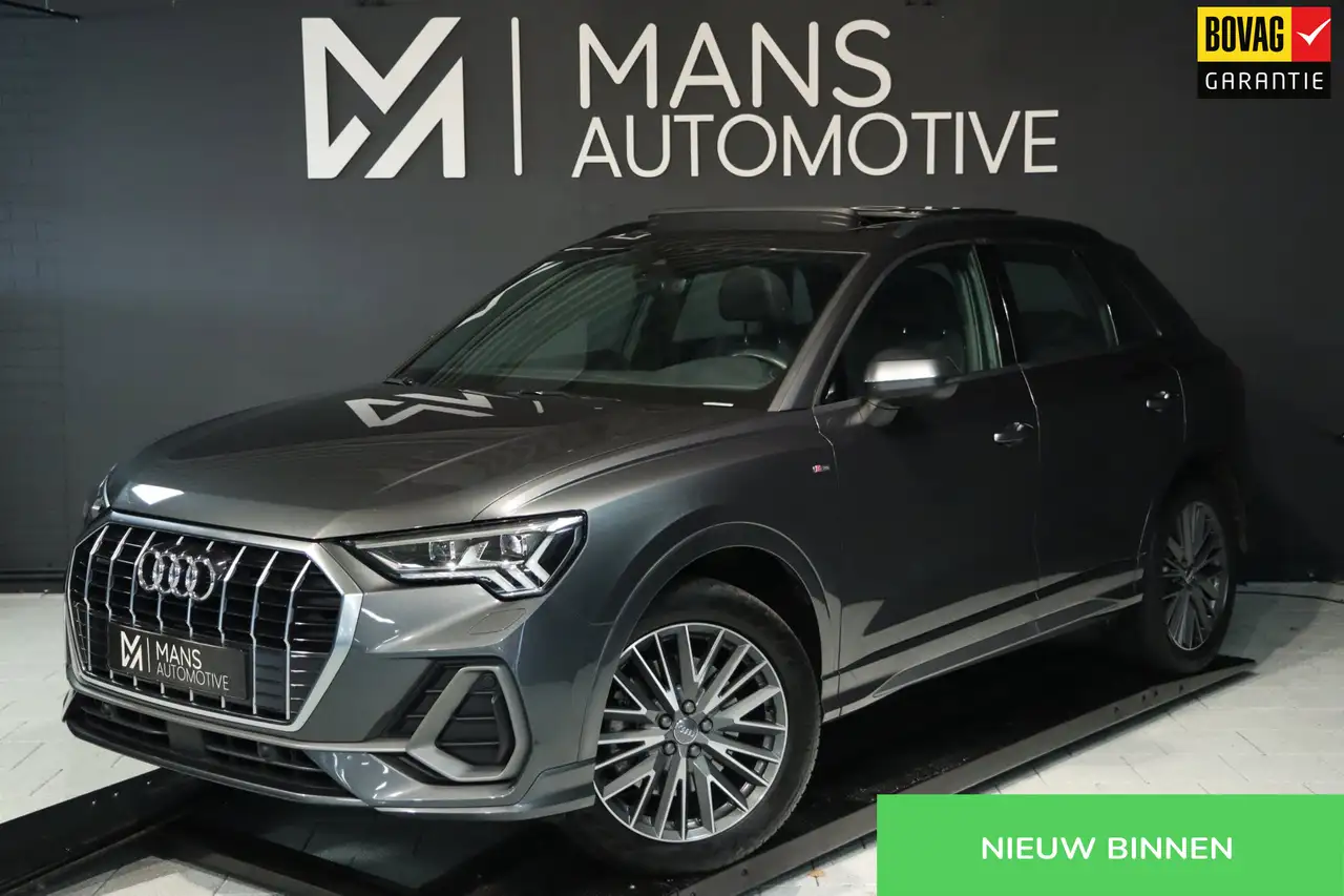 Audi Q3 40 TFSI Quattro 3x S-Line / PANO / VIRTUAL / ACC / — photo 1 of 38