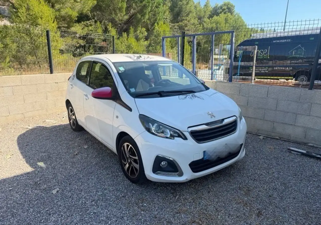 Peugeot 108 — photo 1 of 5
