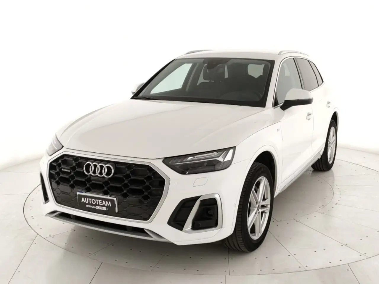 Audi Q5 40 2.0 tdi mhev 12V S line quattro s-tronic — photo 1 of 15