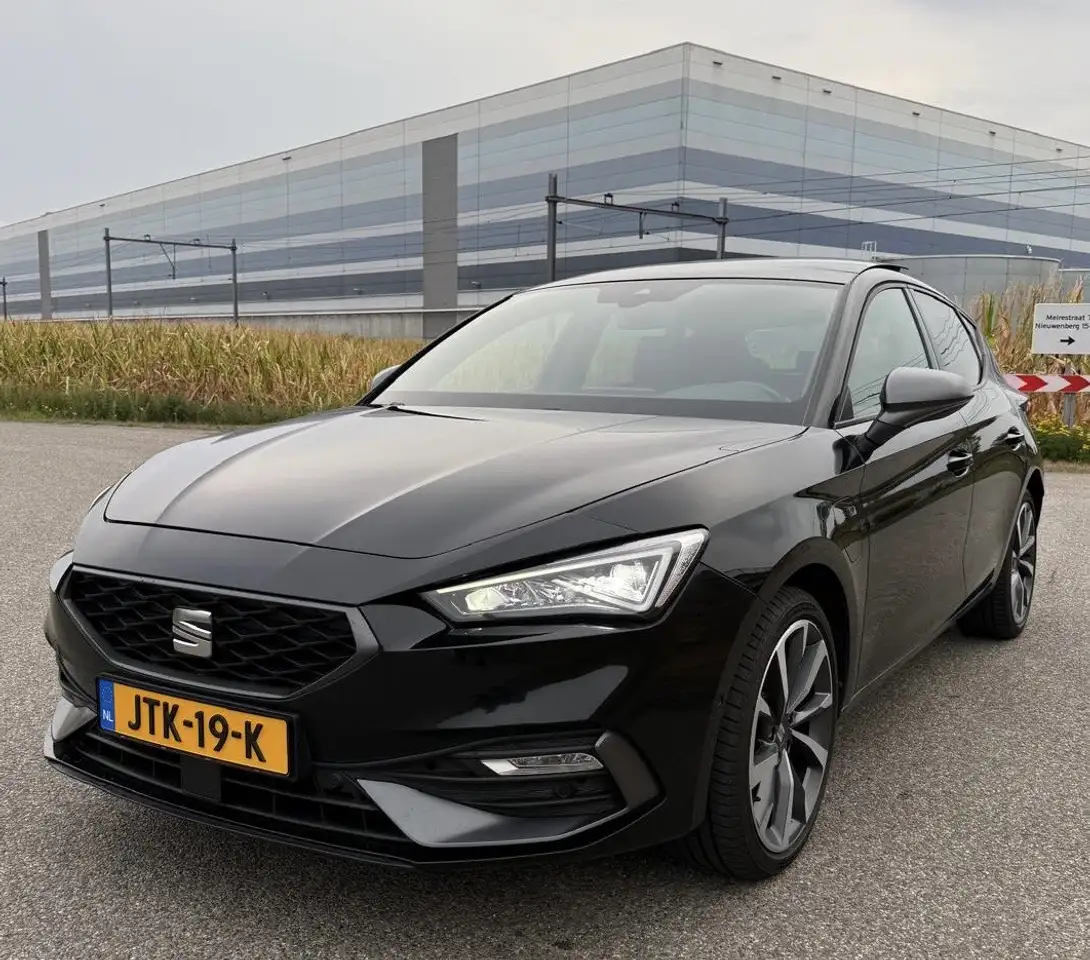 SEAT Leon FR/DSG/204PK/Pano/Led/Xenon/Digital Dash/Bomvol!!! — photo 1 of 15