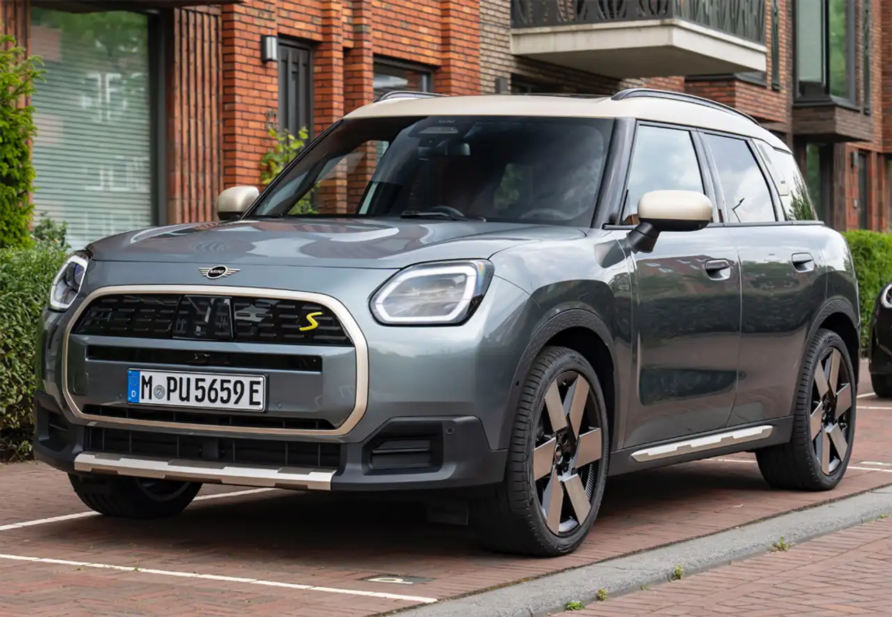 MINI Cooper Countryman SE ALL4 AUT. — photo 1 of 15