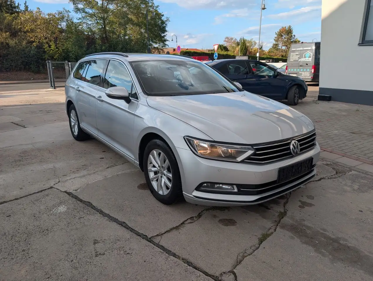 Volkswagen Passat Variant 2.0 TDI SCR BlueMotion Variant — photo 1 of 13