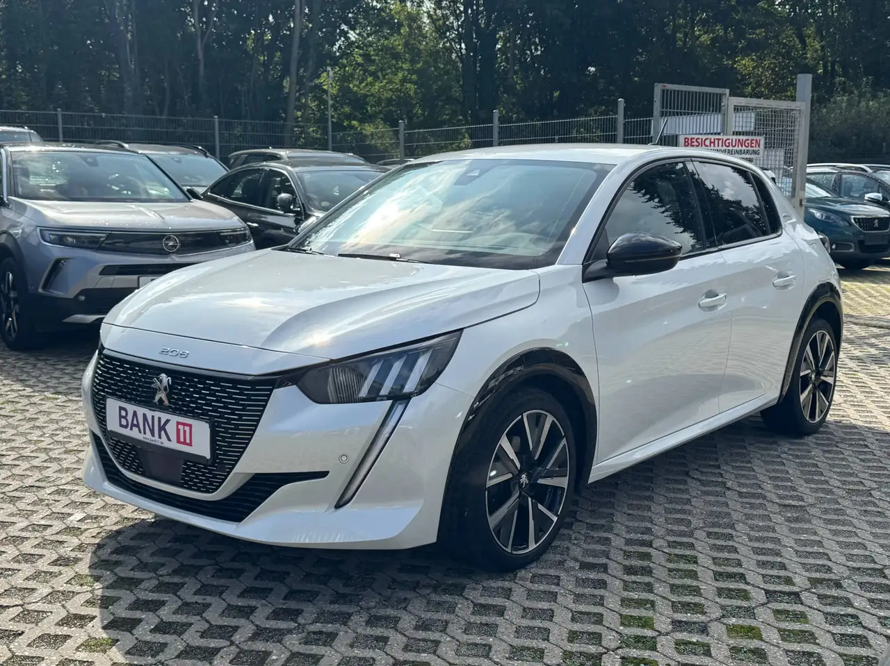 Peugeot 208 1,2i*GT-Line*Ambiente*Apple Carplay* — photo 1 of 15