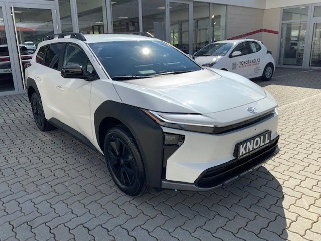 Toyota bZ4X Touring Teamplayer 2WD Gewerbewochenaktion — photo 1 of 22