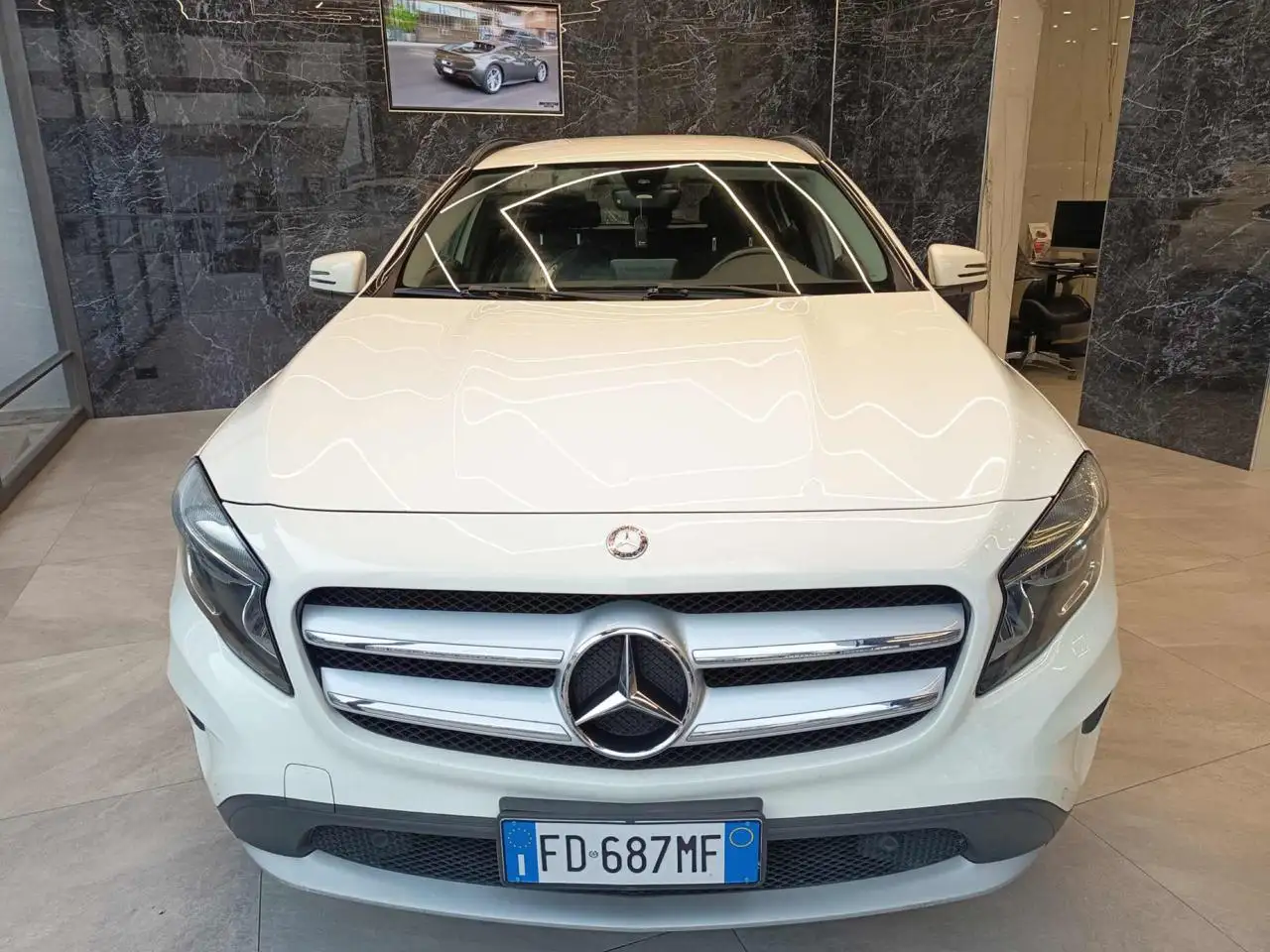 Mercedes-Benz GLA 200 d Automatic 4Matic Premium — photo 1 of 15