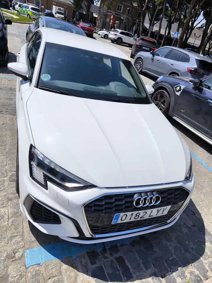 Audi A3 Sportback 35TDI Genuine S tronic — photo 1 of 19