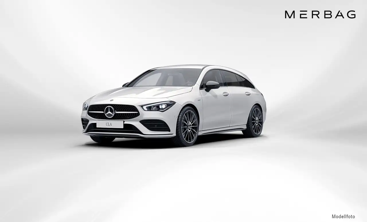 Mercedes-Benz CLA 220 d Shooting Brake — photo 1 of 11