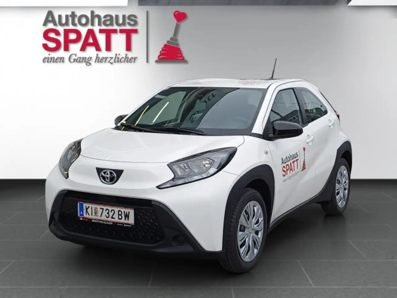Toyota Aygo X 1,0 Play !! Jungwagen !! — photo 1 of 7